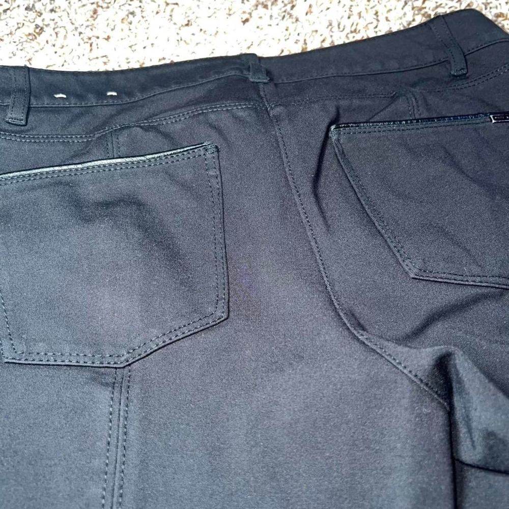 Size: 4 White House Black Market The Skinny Ankle pants in black - Picture 6 of 8